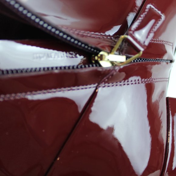 NEW Burberry Chettle Leather Bootie - Picture 9 of 13